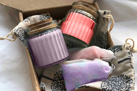 Pack "Aromas de Primavera" – Velas de Soja y Jabones de Armario con Aromas Florales