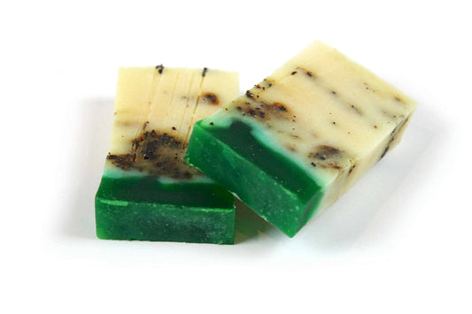 Pack "Energía" – Jabón Artesano de Té Verde, Exfoliante de Tomillo y Bomba de Baño de Menta