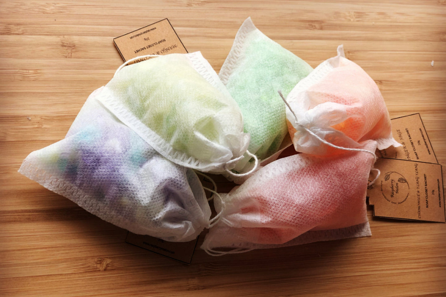 Pack "Aromas de Casa" – Velas de Soja y Jabones de Armario con Aromas Frescos