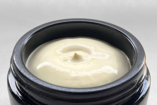 Antheia – Crema Facial Regeneradora con Ácido Hialurónico para Pieles Maduras (+ 45 años)