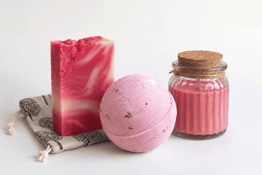 Pack "Armonía" – Jabón Creativo, Bomba de Baño y Vela de Soja de Rosas