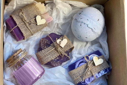 Sleeping Beauty – Caja Regalo con Aroma a Lavanda: Jabones, Exfoliante, Bomba y Vela